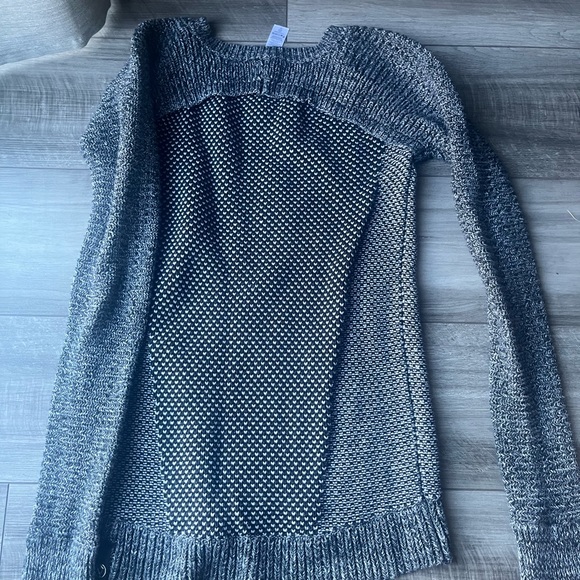 Ivivva girls black and white stitched sweater size 14 - Picture 6 of 7
